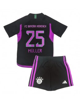 Billige Bayern Munich Thomas Muller #25 Bortedraktsett Barn 2023-24 Kortermet (+ Korte bukser)